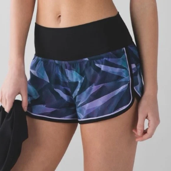Lululemon Drop It Low Athletic Short in Pretty Prism Multi Black Lilac Size 10 - Picture 2 of 11